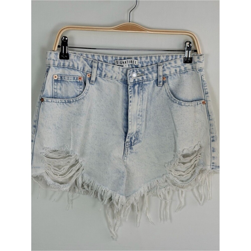 Signature 8 Distressed Denim Shorts 15.5” Waist Light Wash Frayed
